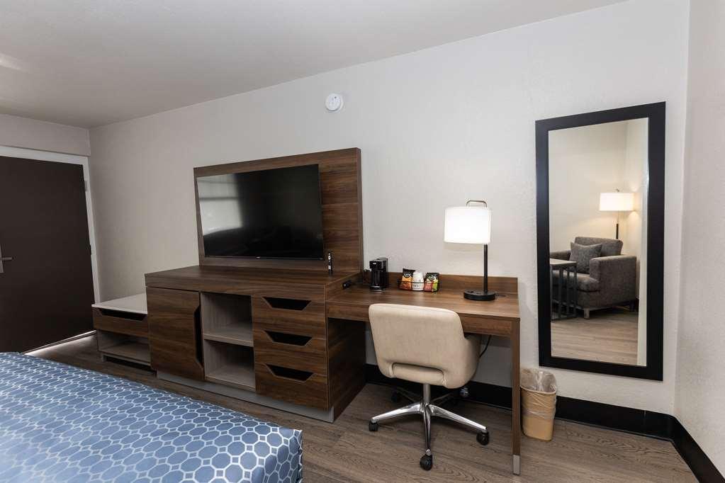 Bhagat Hotels Stone Mountain Atlanta BW Signature Collection Tucker Room photo