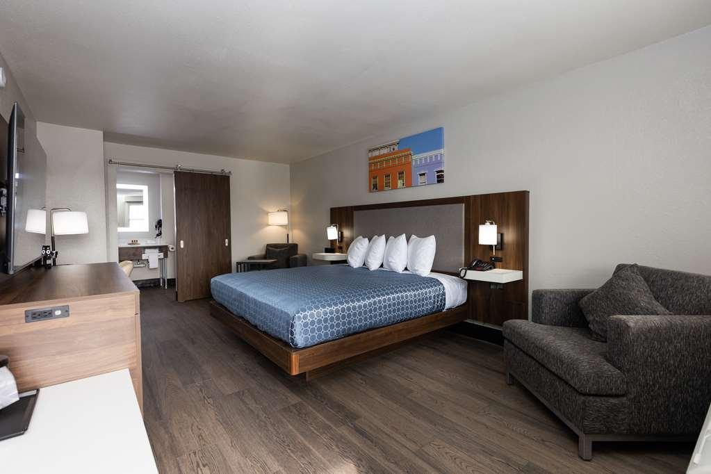 Bhagat Hotels Stone Mountain Atlanta BW Signature Collection Tucker Room photo