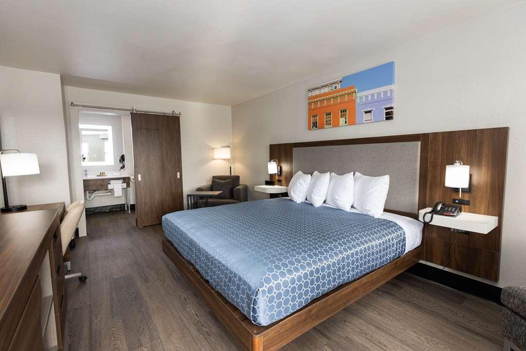Bhagat Hotels Stone Mountain Atlanta BW Signature Collection Tucker Room photo