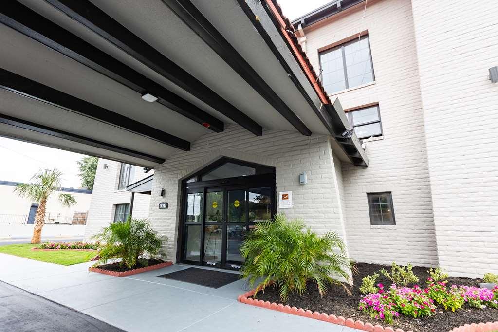 Bhagat Hotels Stone Mountain Atlanta BW Signature Collection Tucker Exterior photo